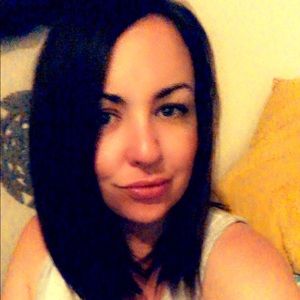 Meet your Posher, Leslie